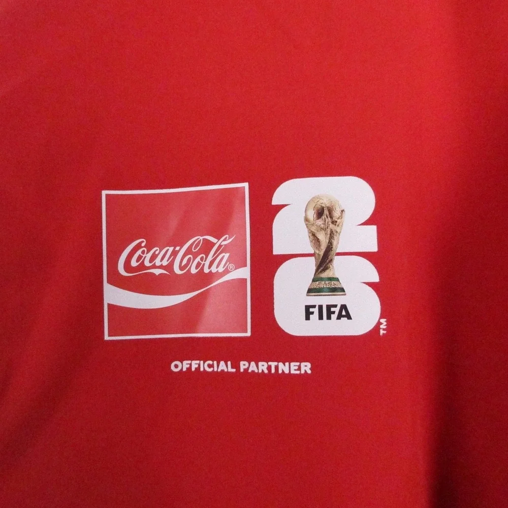 Coca-Cola 2026 FIFA World Cup Jacket Mens Medium Red Soccer Full Zip Official